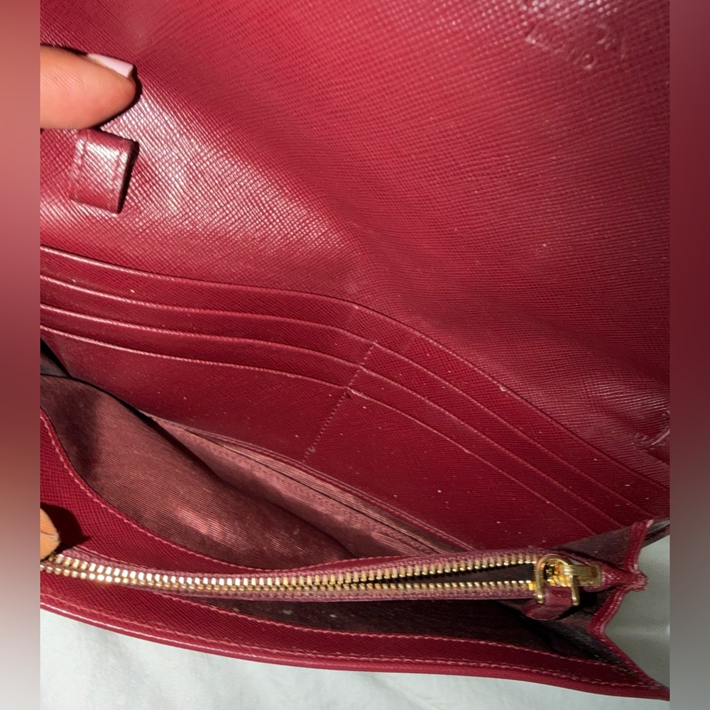 👑✅PRICE FIRM✅ AUTHENTIC Burgundy Prada Wallet. (NO strap chain included) - Picture 7 of 17